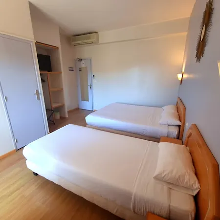 솔 마레 호텔 칼비